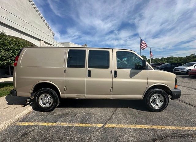 2017 Chevrolet Express 2500 Work Van – BC261390A full