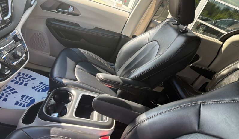 2024 Chrysler Pacifica Touring L – CCA0192 full