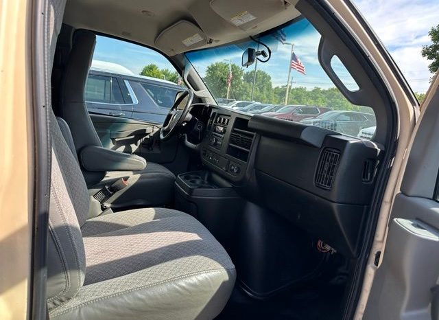 2017 Chevrolet Express 2500 Work Van – BC261390A full