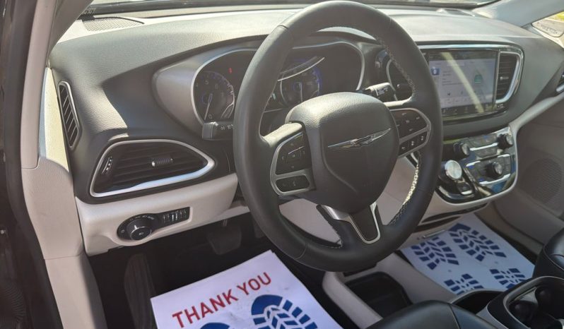 2024 Chrysler Pacifica Touring L – CCA0192 full