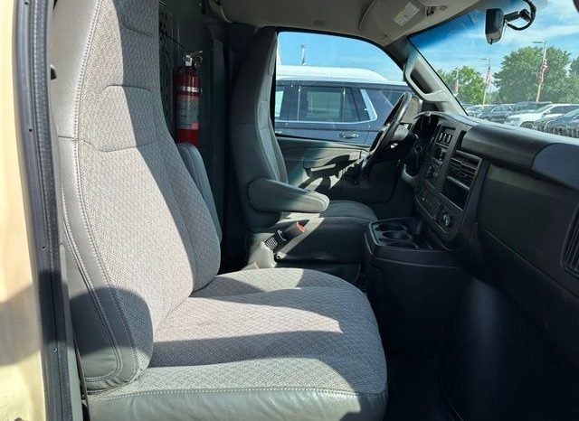 2017 Chevrolet Express 2500 Work Van – BC261390A full