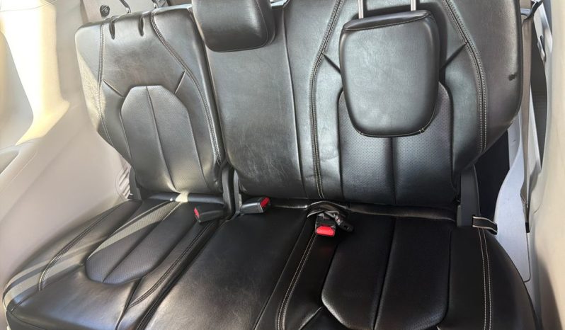 2024 Chrysler Pacifica Touring L – CCA0192 full