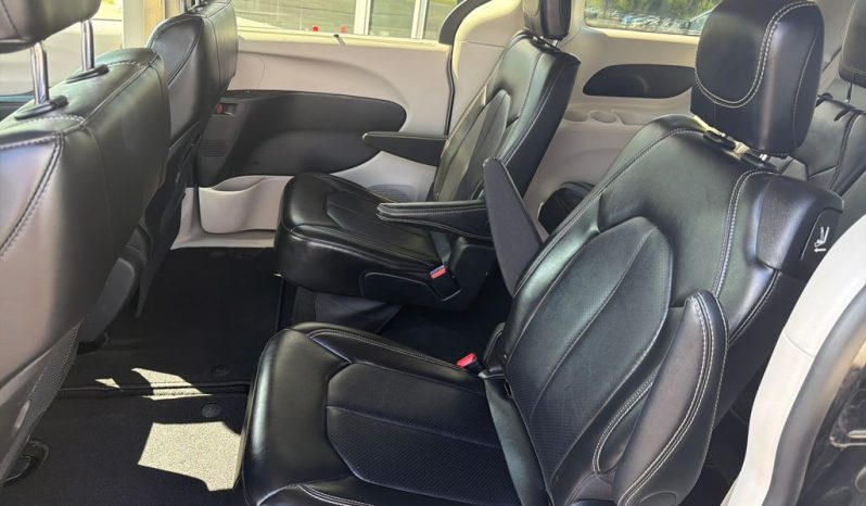 2024 Chrysler Pacifica Touring L – CCA0192 full